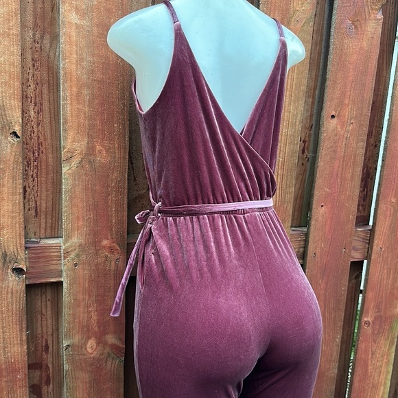 Guess Women’s Velvet Wrap Jumpsuit Burgundy Size S - Picture 9 of 14
